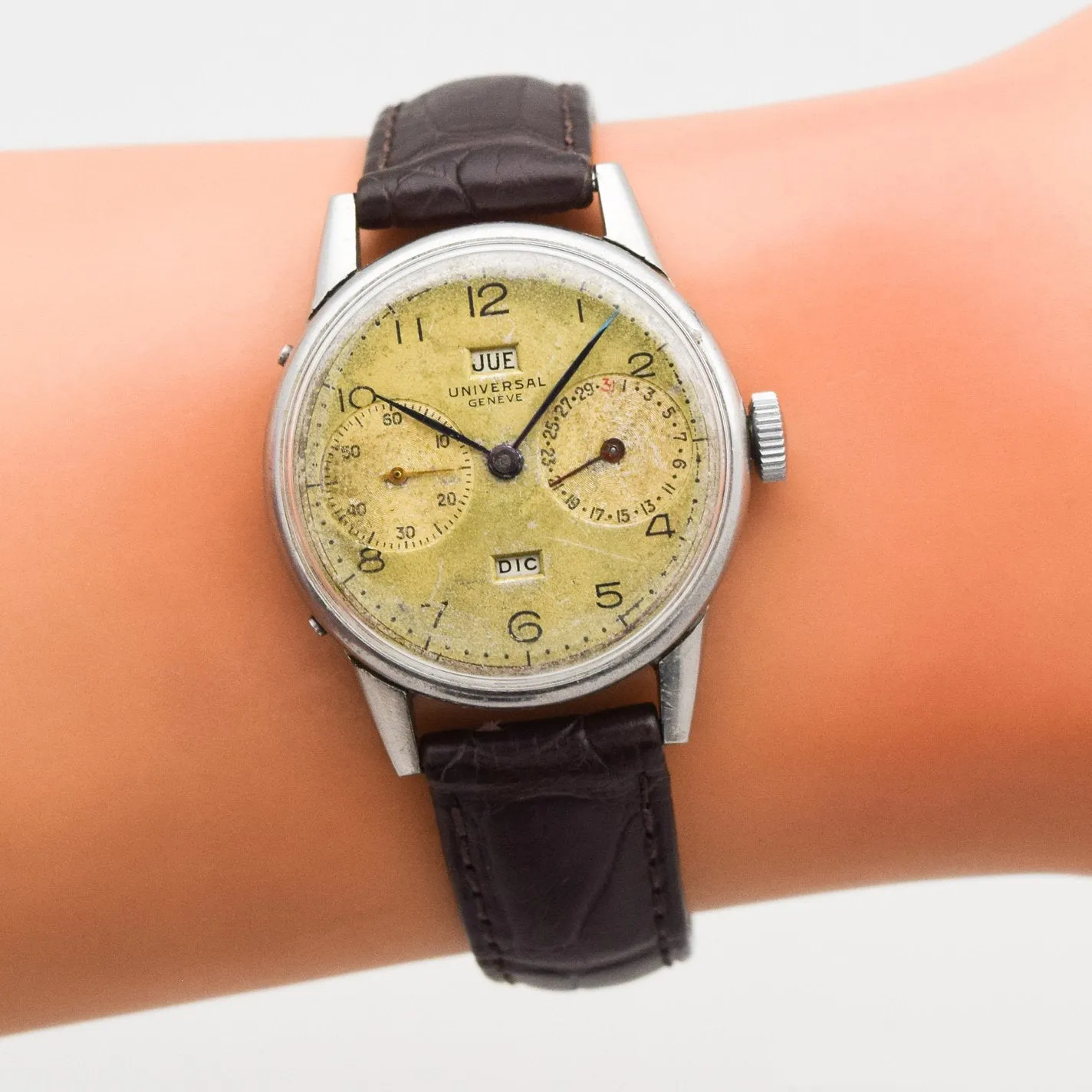 1942 Vintage Universal Geneve Reference 21301 Triple Date Calendar Stainless Steel Watch (# 14476)