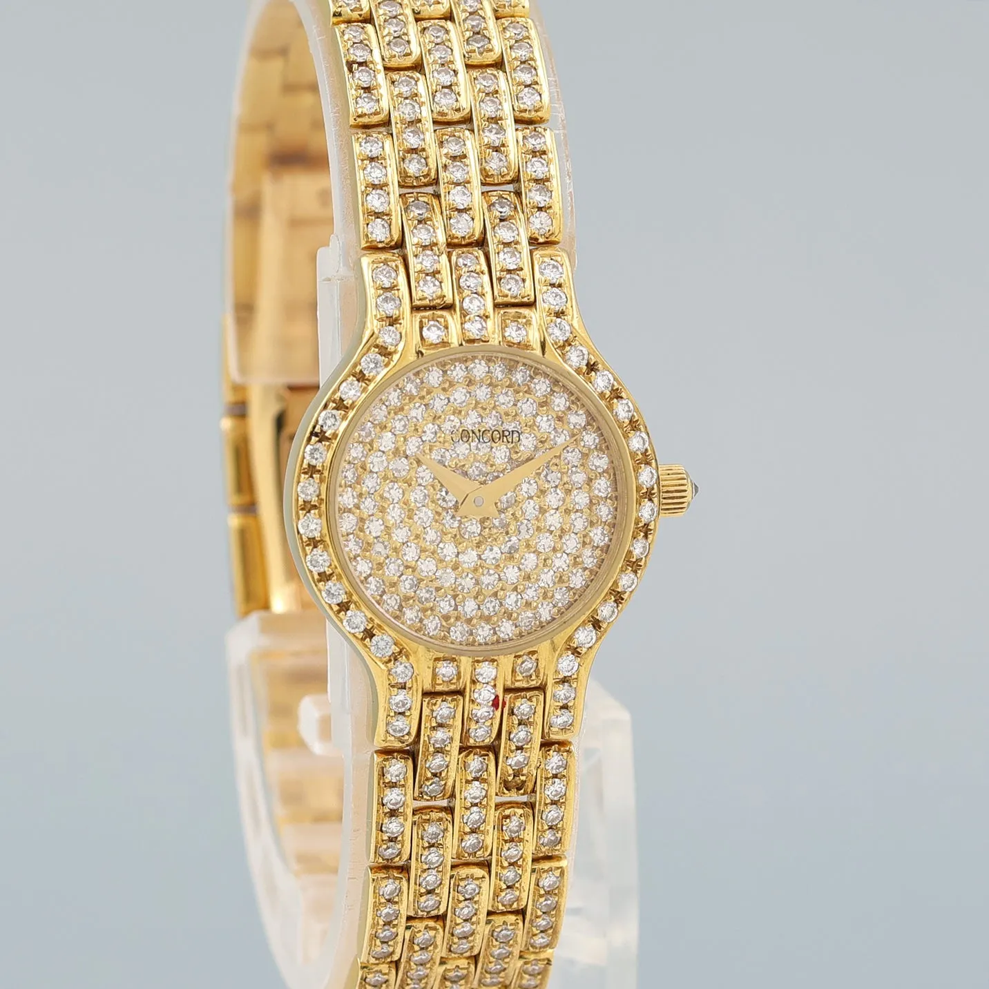 Ladies Concord 18k Yellow Gold 21mm 6.25ct Pave Diamond 59-62-264 Watch