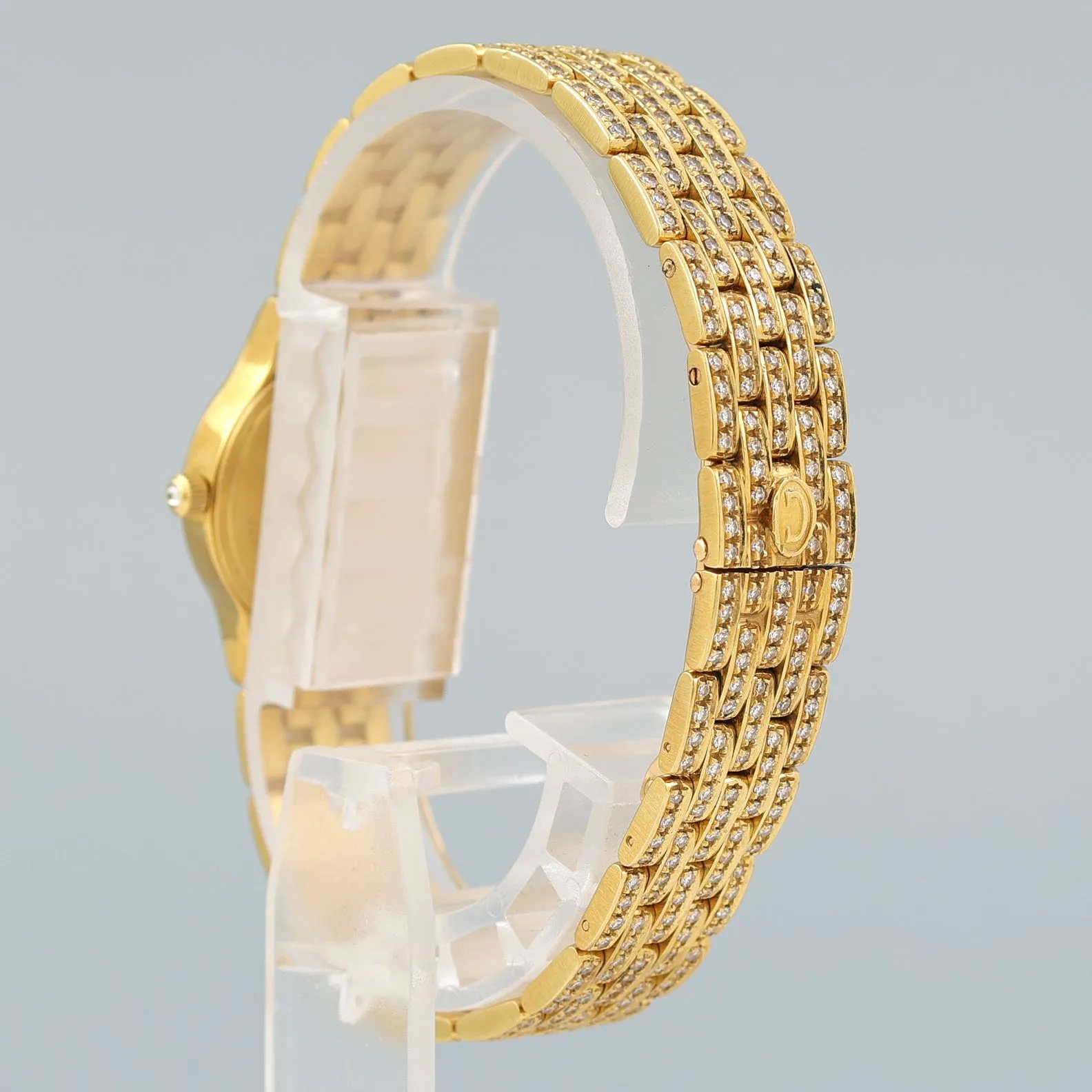 Ladies Concord 18k Yellow Gold 21mm 6.25ct Pave Diamond 59-62-264 Watch